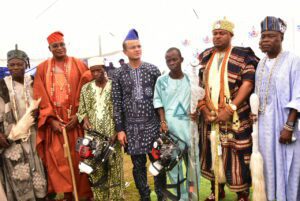 L- R, HRM, Oba Kayode Adio Kushoro, Olu of Aga Olowo; HRM, Oba Lukman Kuoye, Olu of Imosayi; Lukuman Olamileka, a Farmer Beneficiary; Dangote Cement Ibese Plant Director, Azad Nawabuddin; Surajudeen Ewedairo, a Farmer Beneficiary; HRM, Oba Rotimi Oluseyi Mulero, Aboro of Ibese Land and HRM, Oba Daniel Abayomi Salako, Aboro of Iboro, during the unveiling of beneficiaries of Farmers Empowerment scheme, at the 2023 Dangote Cement plc Ibese Plant Community Day Celebration held in Ibese Ogun state.